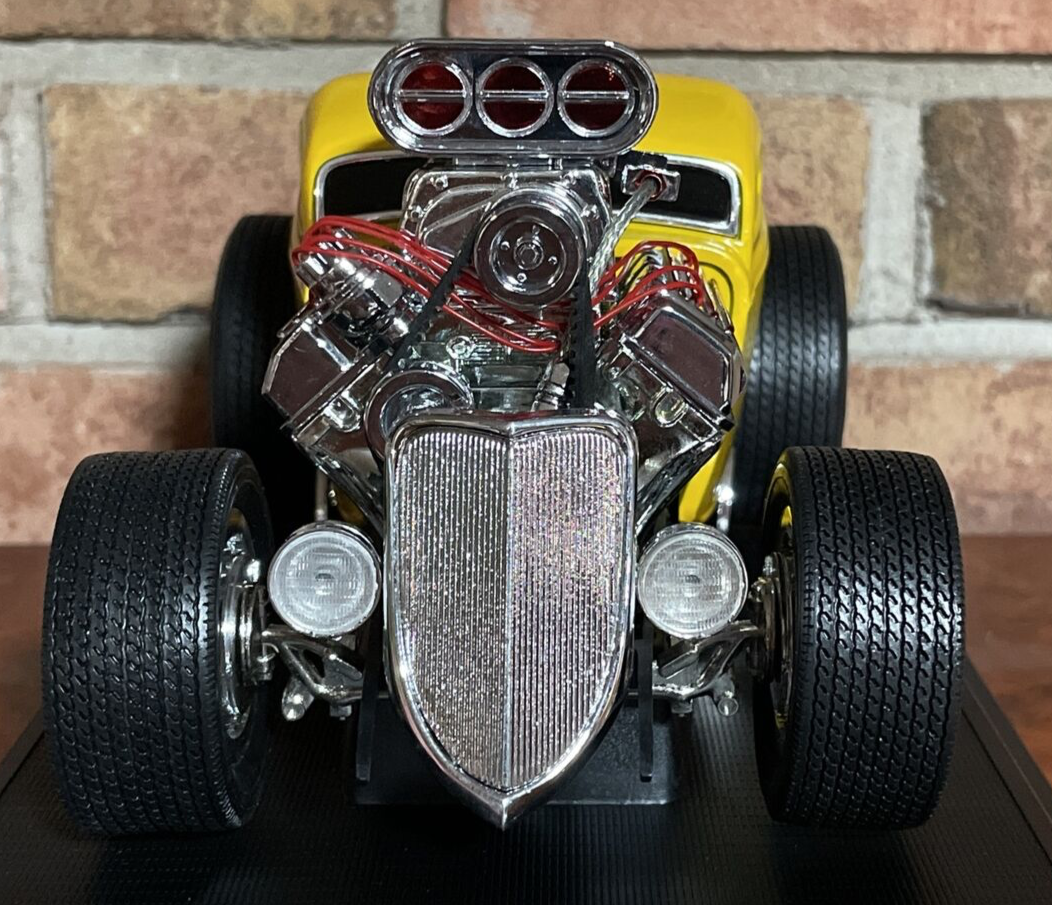 33 FORD COUPE YELLOW 1:18 SCALE MUSCLE MACHINES REAL STEEL