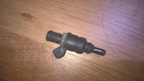1427240 Einspritzventil  BMW 5-Series DE131776-81