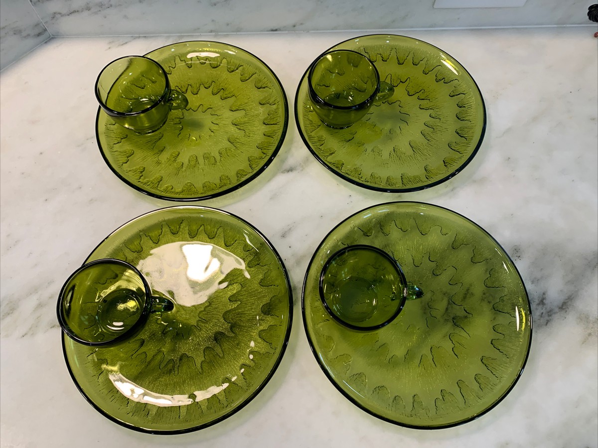 Vintage Indiana Glass Sunburst Snack Set 8 Piece Green Plate Set