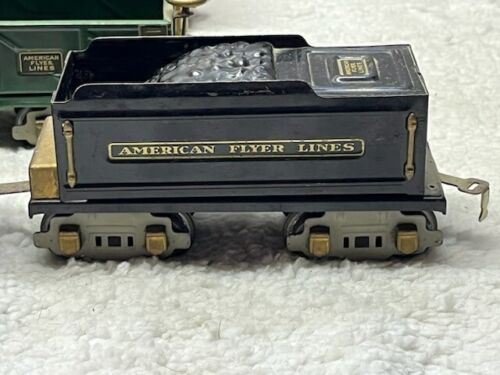 American Flyer Prewar O-Gauge 2-4-2 Locomotive, Tender and 3 Car Set - Picture 9 of 20