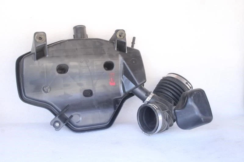 2020 2021 2022 CADILLAC XT5 AIR OUTLET DUCT PIPE 3.6L 84540980 - Image 2 of 4