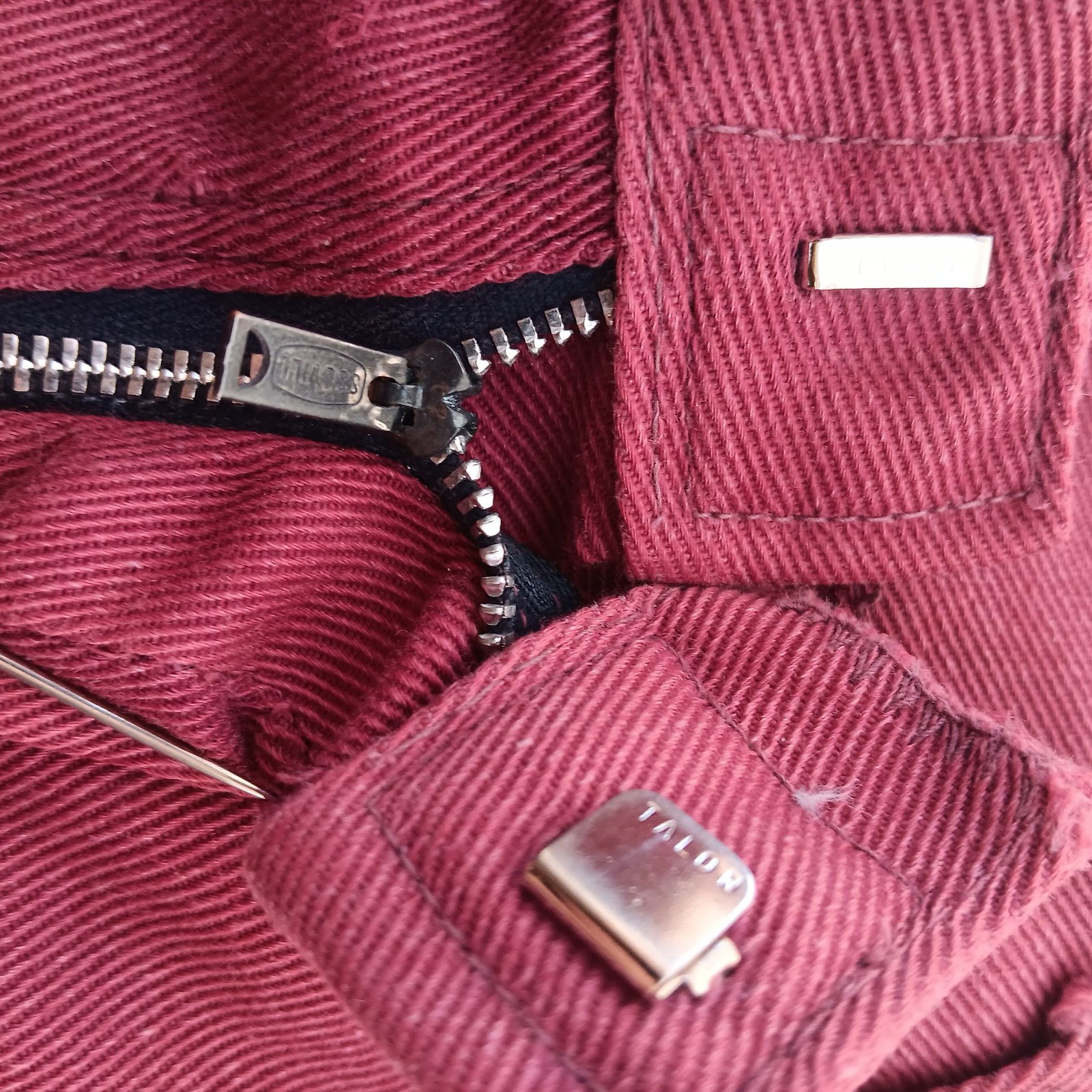 Vintage Mens Boootcut Jeans 29x27 70s PAINT RELIC BURGUNDY FLARE HIPPY JEANS