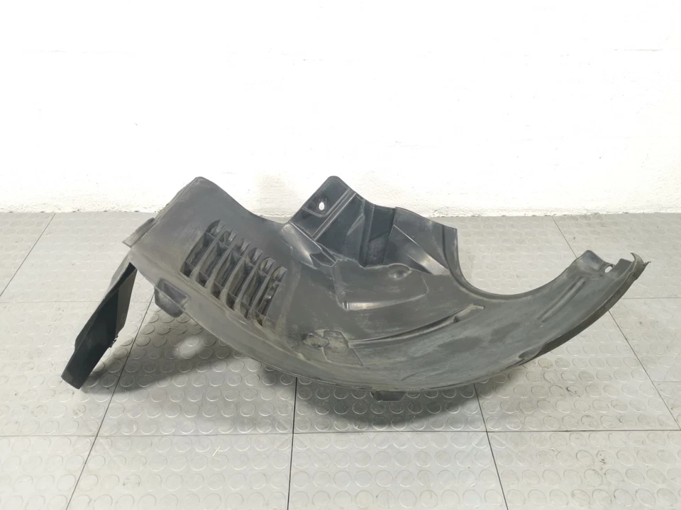 梅赛德斯-奔驰 2014 CLS550 RWD 4.7L 前右挡泥板车轮屋拱盖 — 第 3/4 张图片