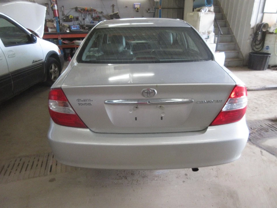 Used Rear Right Door Assembly Rear Side fits: 2002 Toyota Camry electric windows Foto 4 de 4