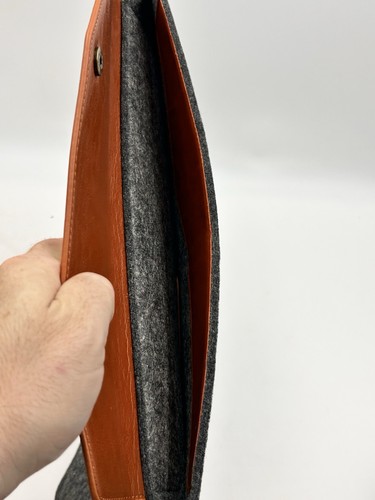 MERINO WOOL & COGNAC LEATHER FOLIO LAPTOP SLEEVE BRASS BUTTON CLOSURE by KAMOR - Picture 15 of 17