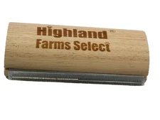 Highland Farms Pet Grooming Tool – Wooden Handle & Metal Comb For Dogs Or Cats