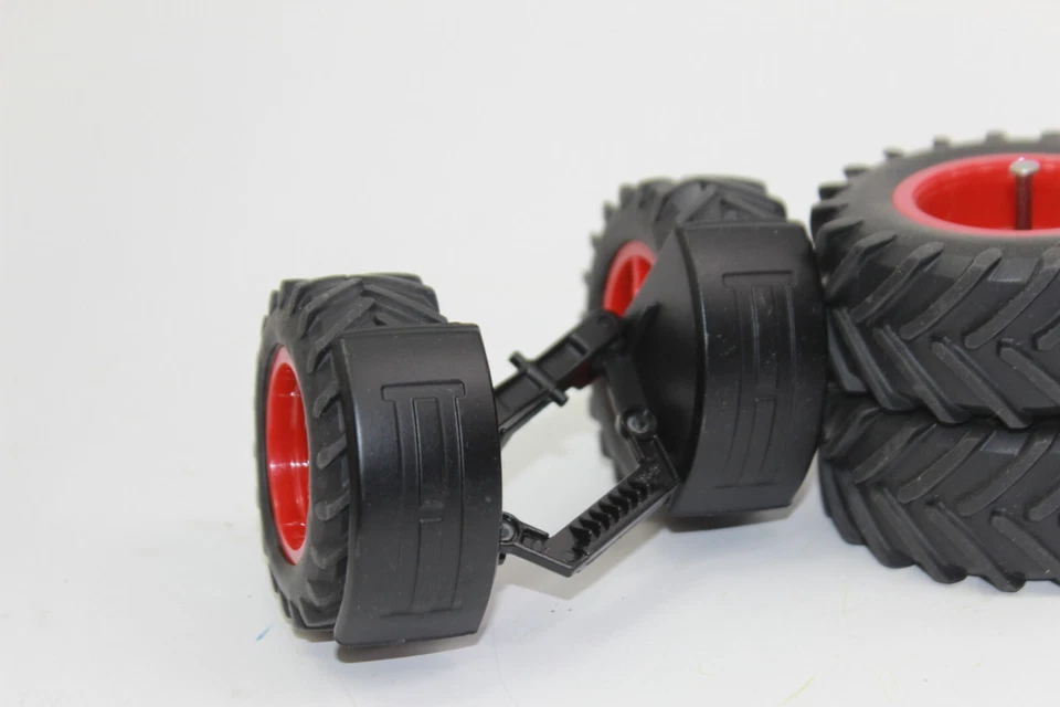 SIKU 3287 Front And Rear Axle for Conversion 1:3 2 Fendt 1050 Spare New - Image 2 of 4