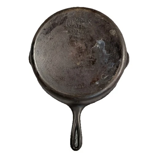 Vintage Wagner Ware Sidney 1402C Cast Iron Chicken Fryer Skillet Spouts 1920s