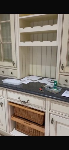 Vintage Kitchen In Good Condition With Granite Worktops - Picture 2 of 4