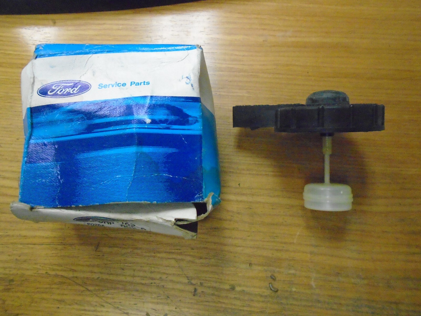 OEM Ford Master Cylinder Cap Assembly F1VY2162A Town Car Taurus w