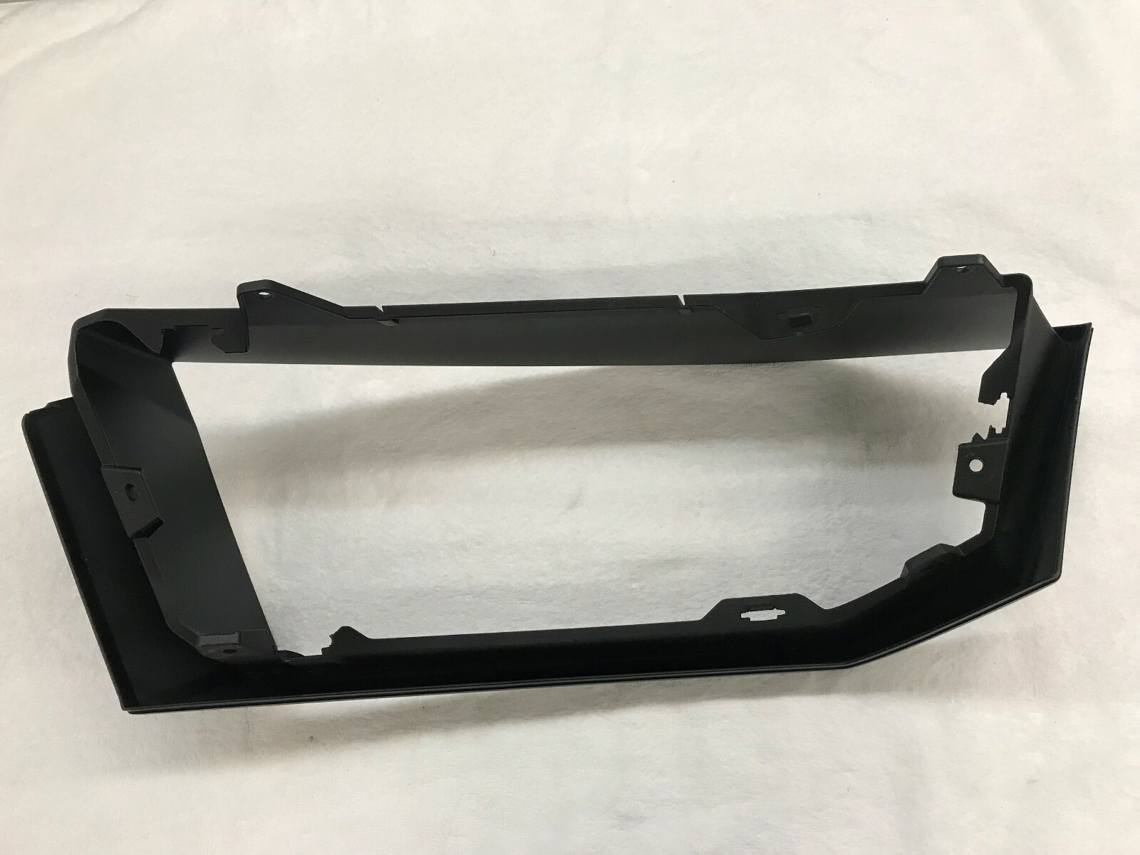 LAMBORGHINI AVENTADOR REAR DRIVER LEFT BUMPER GRILL TRIM MOUNT OEM 470807833