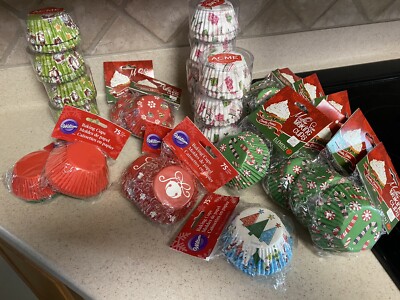 Lot Of Christmas Cupcake Paper Liners Cups~Wilton & Acme~925 Baking Cups!