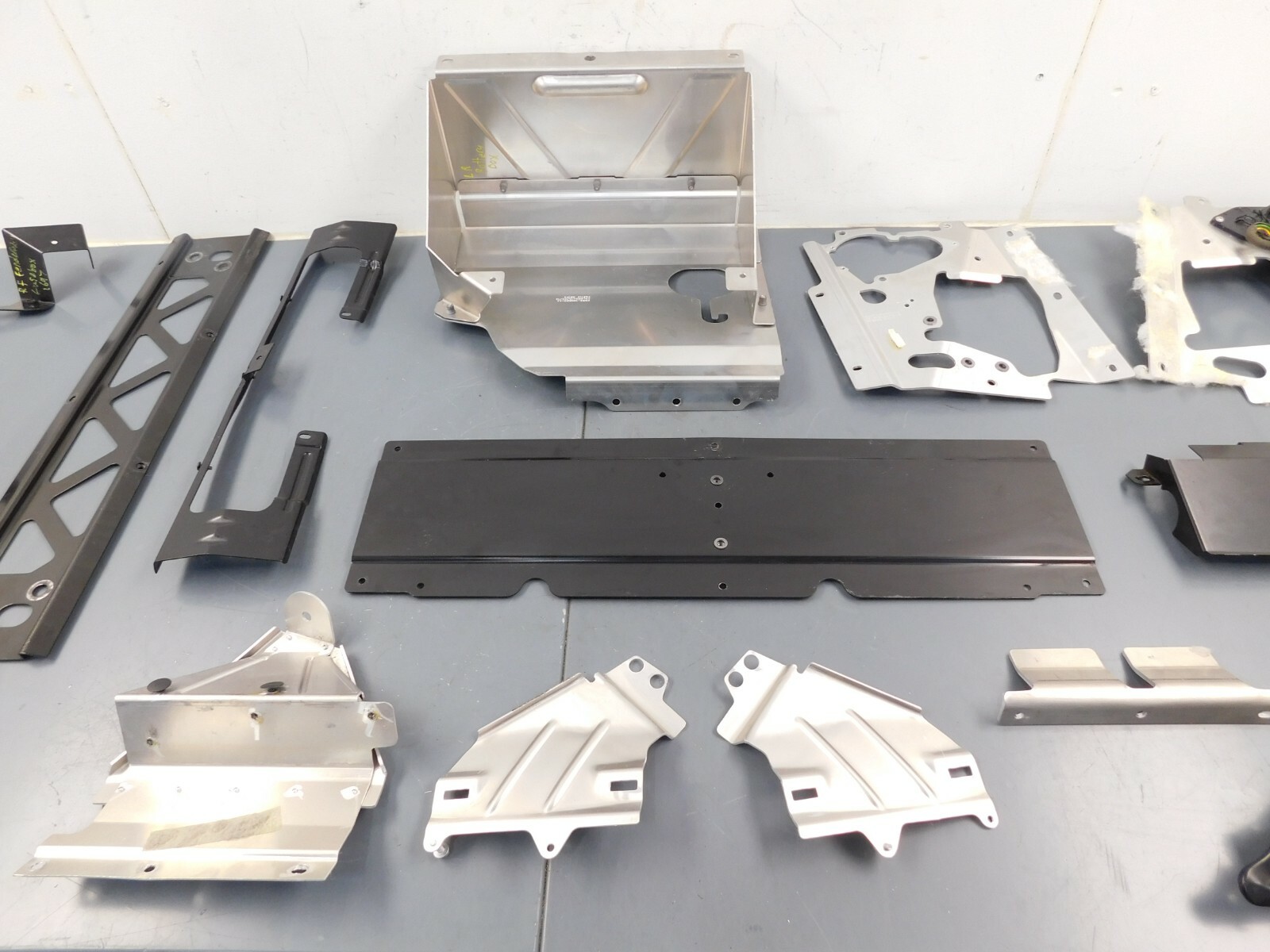 2014 12 - 18 Aston Martin V12 Assorted Brackets #1697 L5  