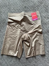 Spanx women’s middy café or lair Shaping Bottom Size XS 10234R
