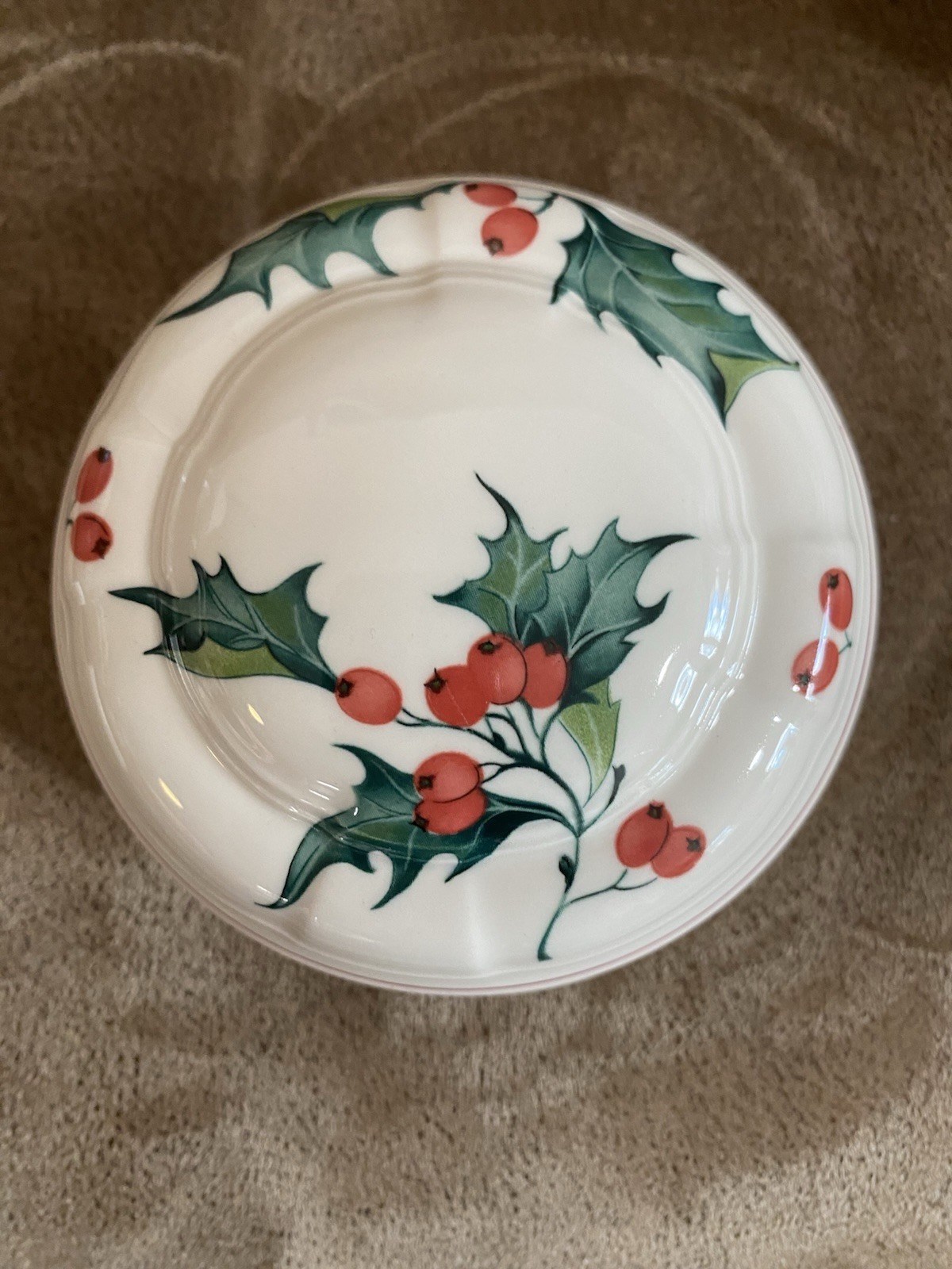 Vintage Villeroy & Boch 4-inch Holly Candy Dish Trinket Box