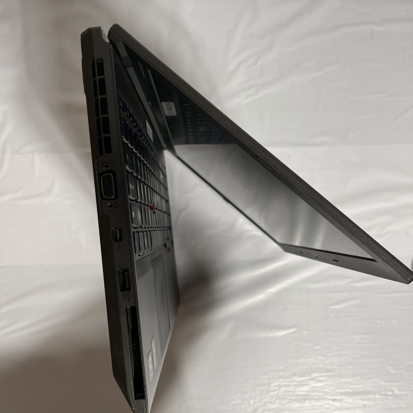 Lenovo ThinkPad L540, 15.6-Inch Laptop, with Intel Core i5-4300M (2.6GHz), No OS