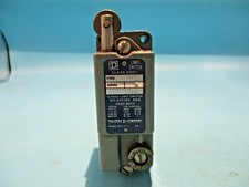 NEW SQUARE D 9007-AW39 LIMIT SWITCH