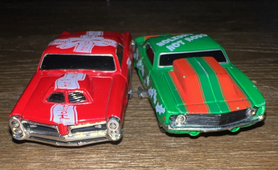 Vintage Muscle Machines Funline 2000 Holiday Hotrods Red & Green - Image 3 of 4