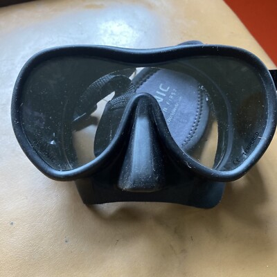 bin OCEANIC MINI SHADOW MASK BLACK