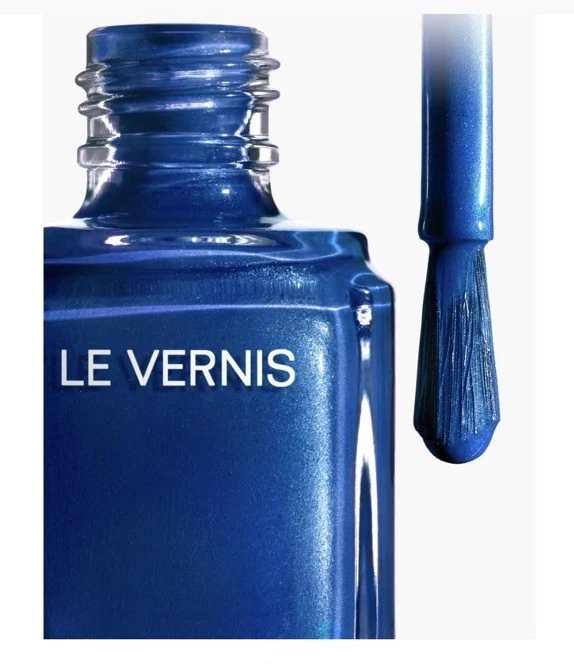 CHANEL LE VERNIS NAIL COLOUR 419 LEGEND
Opens in a new window or tab