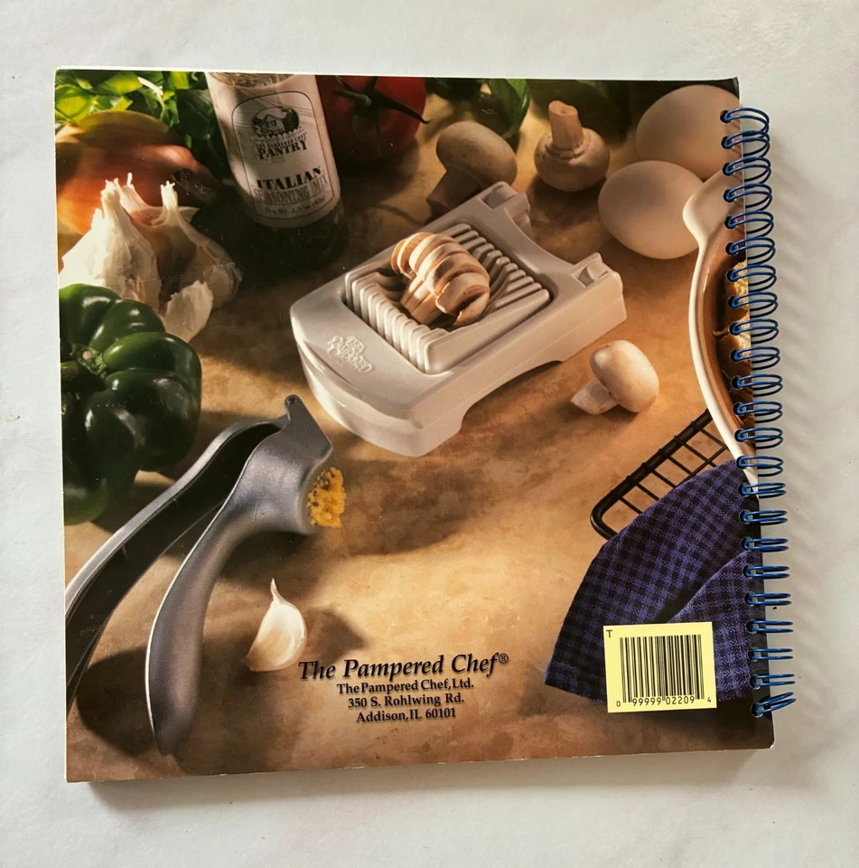 MAIN DISHES Cook Book PAMPERED CHEF SOUPS SANDWICHES PASTA SEAFOOD POTLUCKS Food - Image 3 of 4