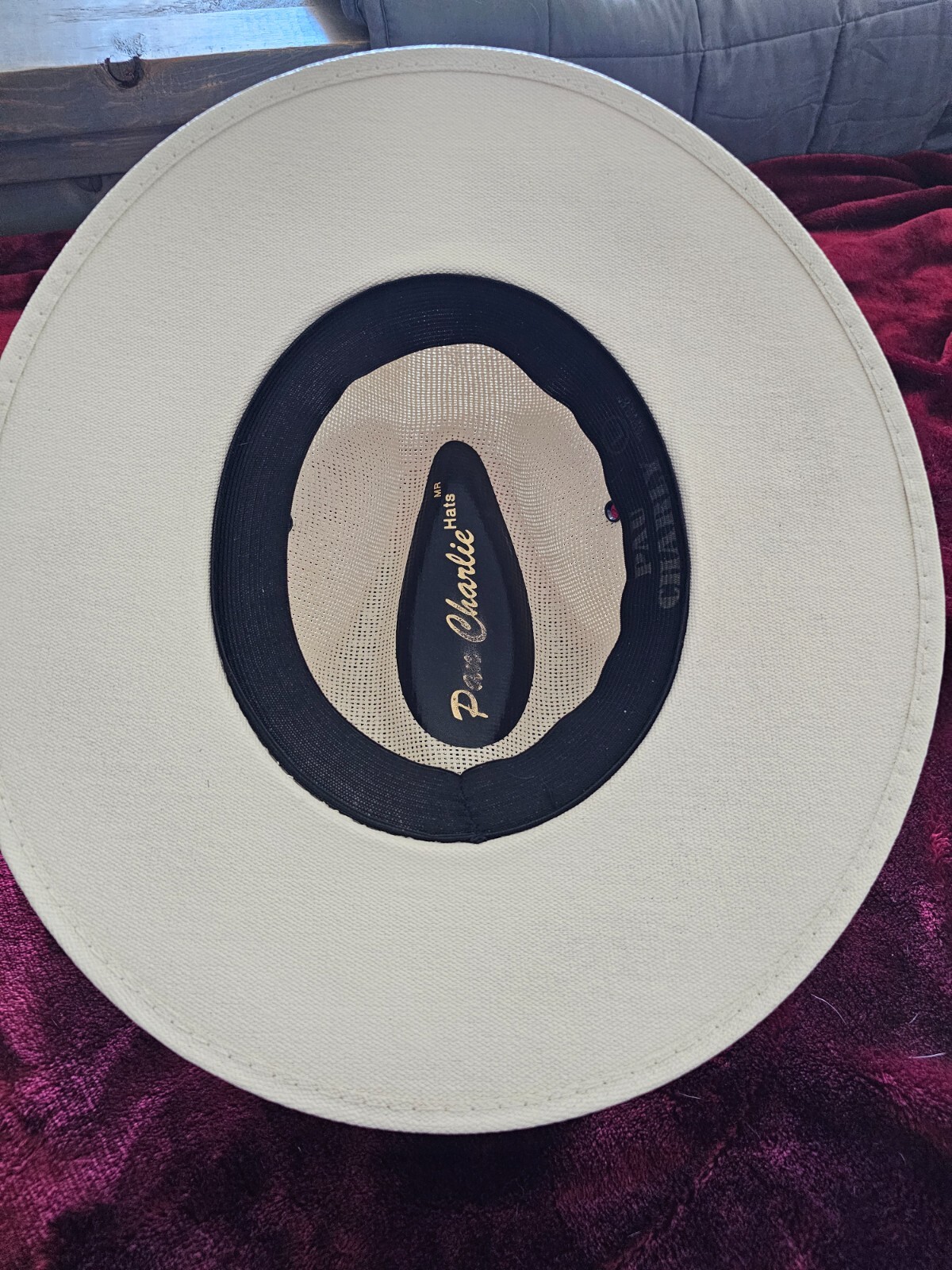 Stylish Unisex Hat for All Seasons-image