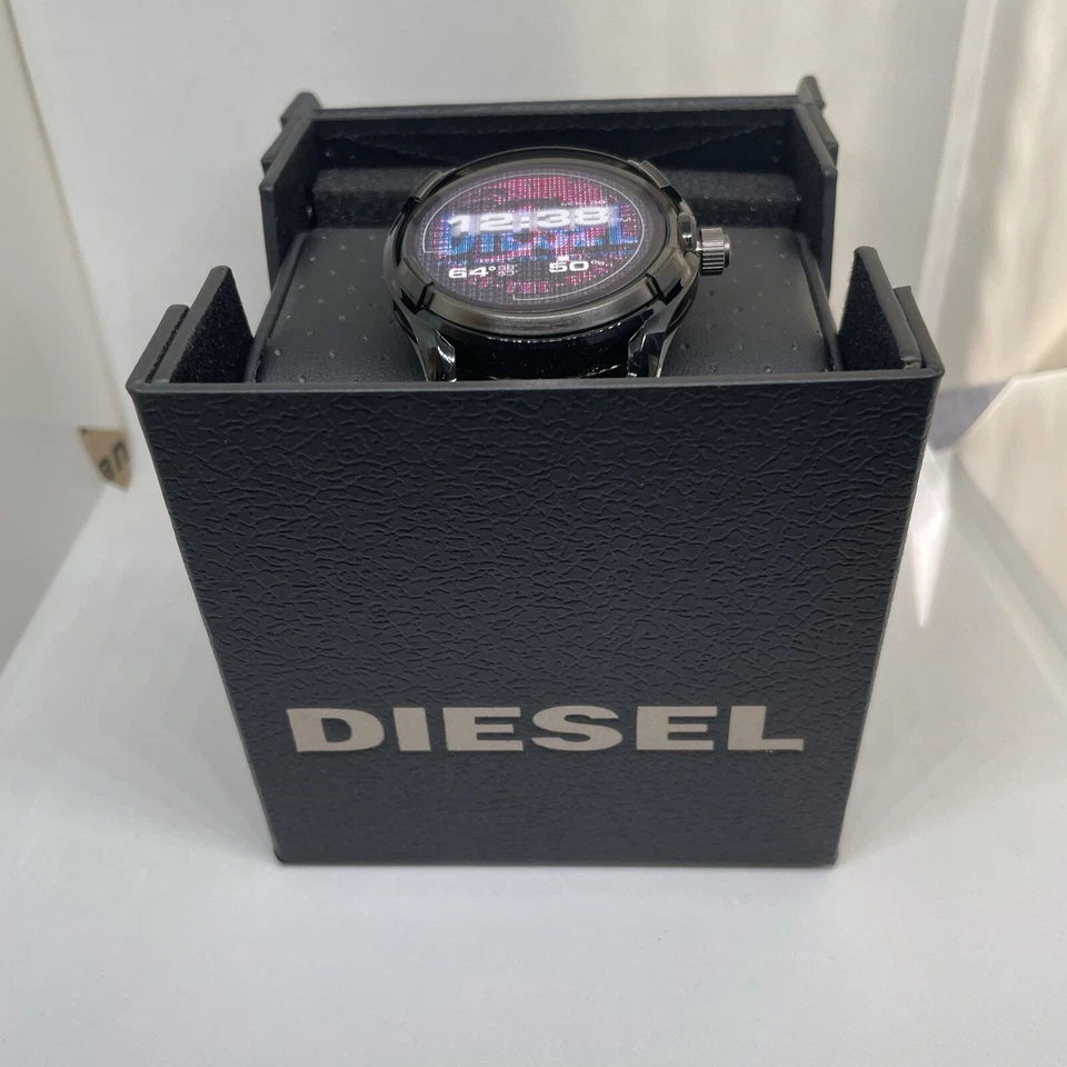 DIESEL ON FADELIGHT 44MM SMART WATCH With tag Case Black - Image 3 of 4