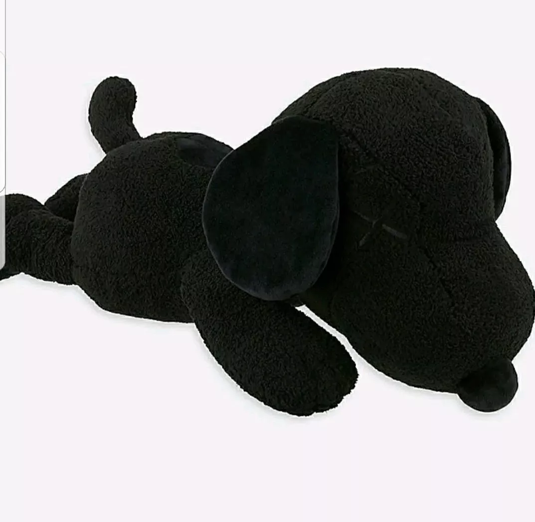 Peanuts Black Snoopy Plush Toy Uniqlo