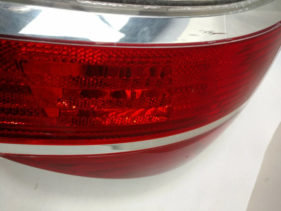 Luz trasera Saturn Outlook 2007-2010 lado izquierdo fabricante de equipos originales Foto 4 de 4