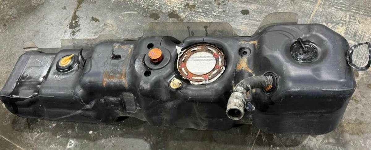 Diesel Fuel Tank 34 gal w/ sump 52121432AC 52121432AA | eBay