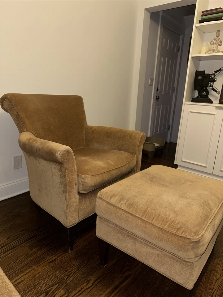 Poltrona de rolo Pottery Barn Irving e pufe combinando - Imagem 3 de 4