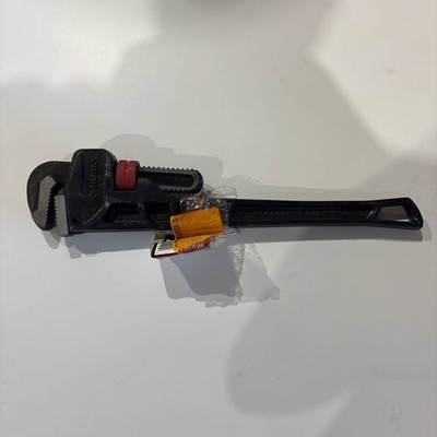 Husky 18 in. Heavy-Duty Cast Iron Pipe Wrench with 2 in. Jaw Capacity