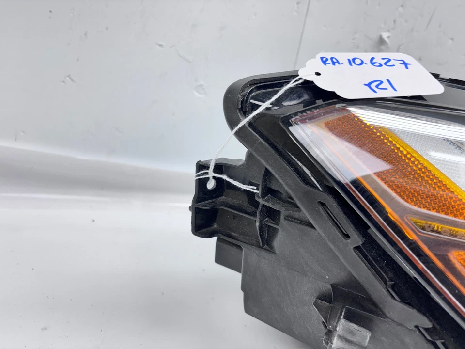 VOLVO XC60 2018-2022  FULL LED RIGHT PASSENGER SIDE OEM HEADLIGHT 32228491 - Image 3 of 4