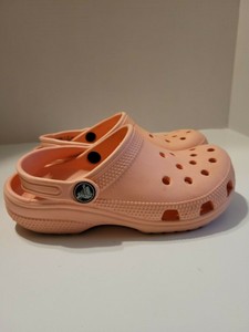 crocs peach