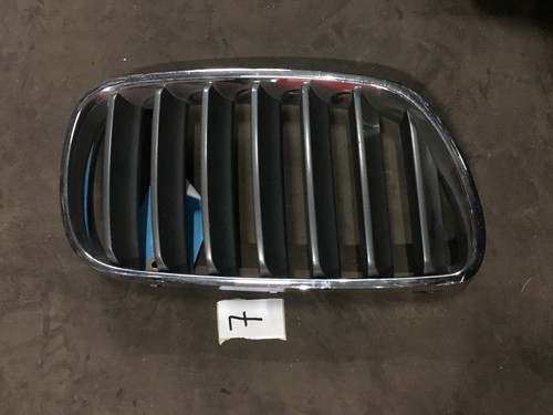 BMW E83 X3 Niere Kühlergrill Grill Ziergitter Stoßstange vorne rechts 3402910