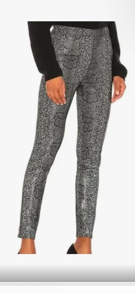 Leggings de cuero 100 % piel de cordero con estampado de serpiente Darcy marca J m Foto 3 de 4