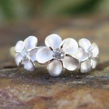Hawaiian Silver Matte Three Plumeria Flowers CZ Wedding Ring Band 8mm SR2101
