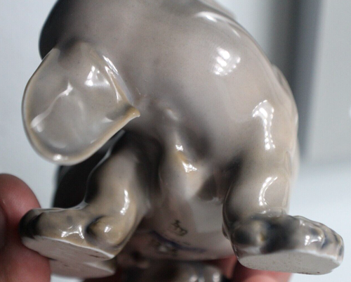 Vintage DENMARK Royal Copenhagen Porcelain Dog Figurine 1407 - Picture 9 of 13