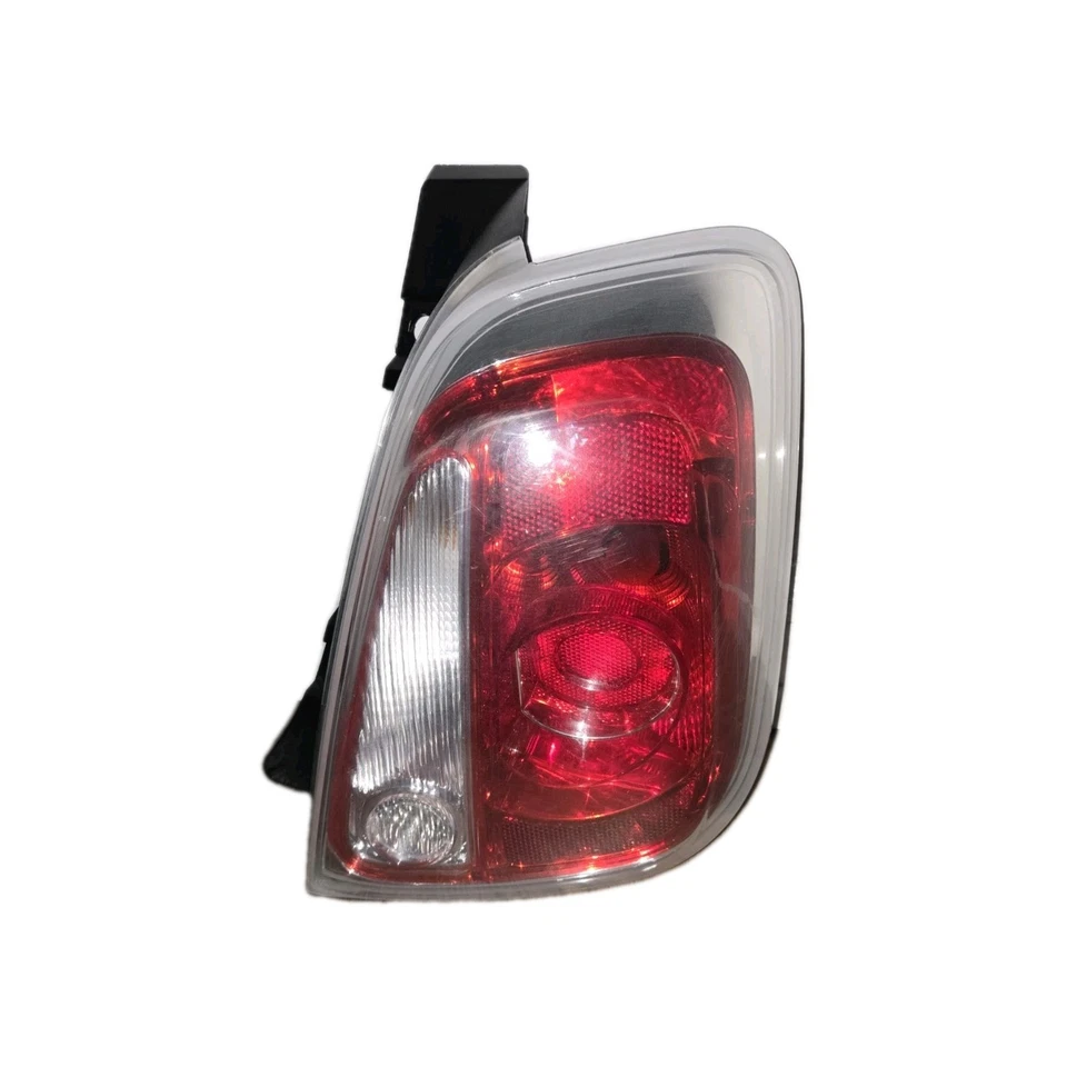 Luz trasera derecha pasajero Fiat 500 2012-2019 OEM Foto 2 de 4