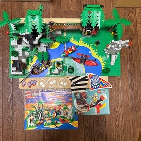 LEGO Enchanted Island 6278 99.99% Complete Missing Legs W/ 9/10 Manual Rare!