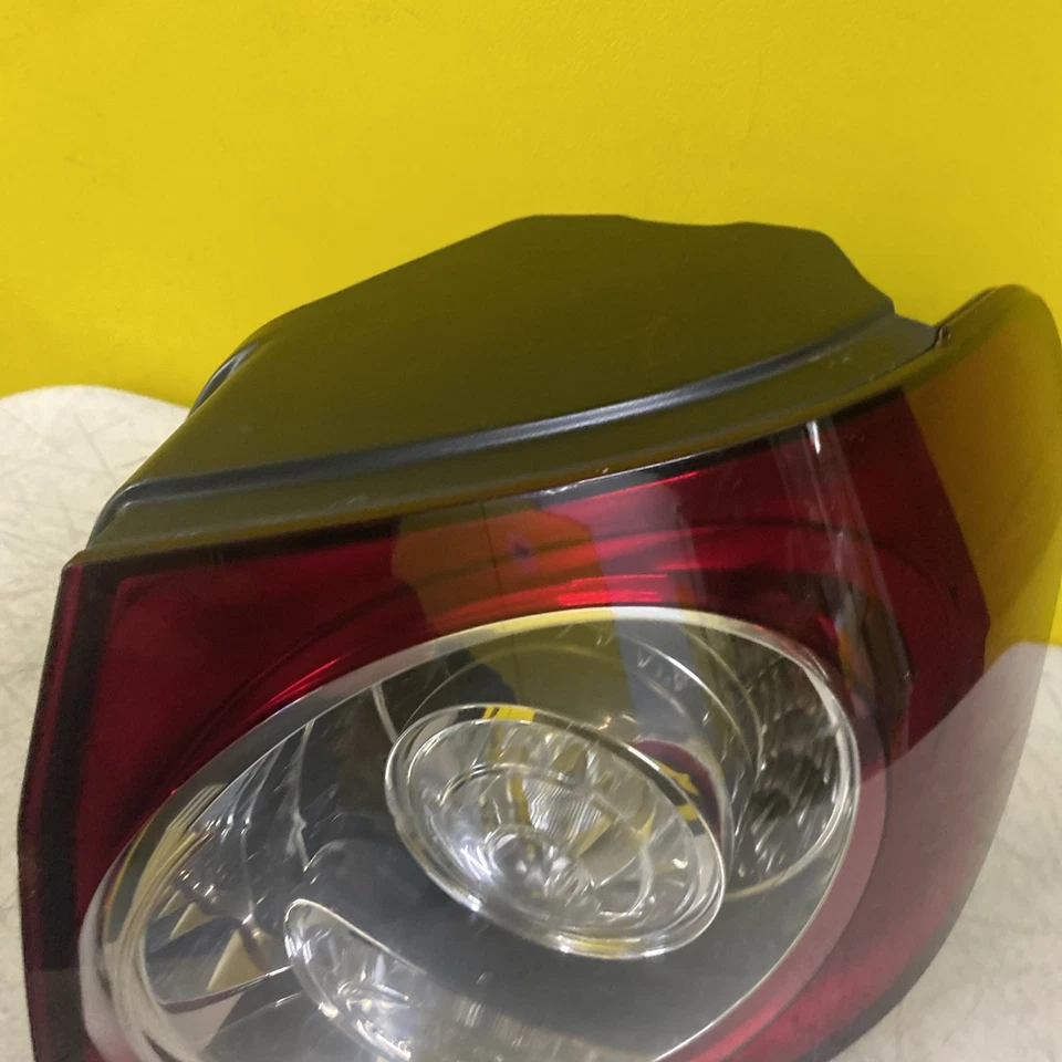 2005-2009 VW GOLF PLUS MK5 REAR RIGHT DRIVER OUTER TAIL LIGHT 5M0945096 M - Image 4 of 4