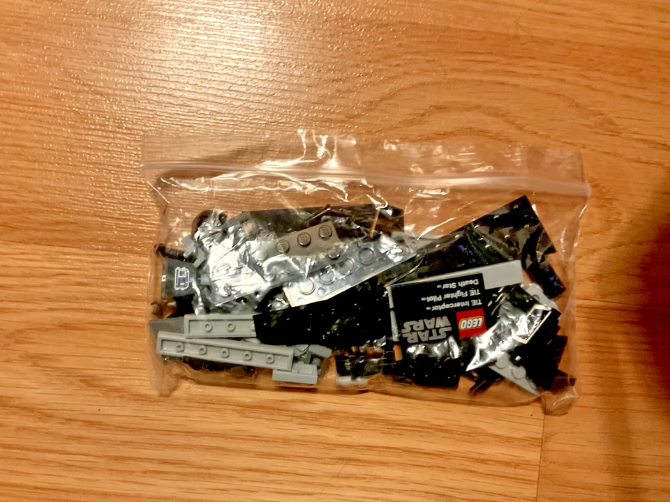 100% COMPLETE Lego Star Wars 9676 TIE Interceptor & Death Star with Box & Manual - Image 3 of 3