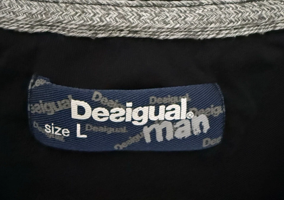 Camisa masculina Desigual tamanho G preta LS Hombre Libre logotipo arte vestível camiseta gráfica - Imagem 4 de 4