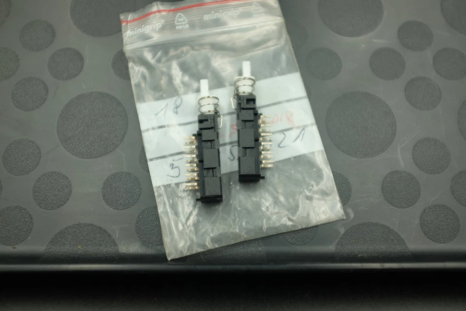 PAIR OF STUDER 55.15.0021 Push-Button Switch 1x4U lock A961 A962 A963 A970 NEW - Image 3 of 4