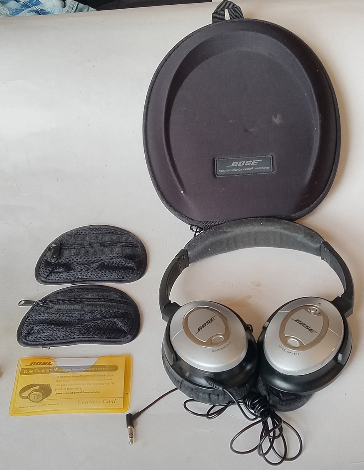 Bose Quiet Comfort (Noise Reduction Headphones) Tested *Ear Cushions Worn Out*-image