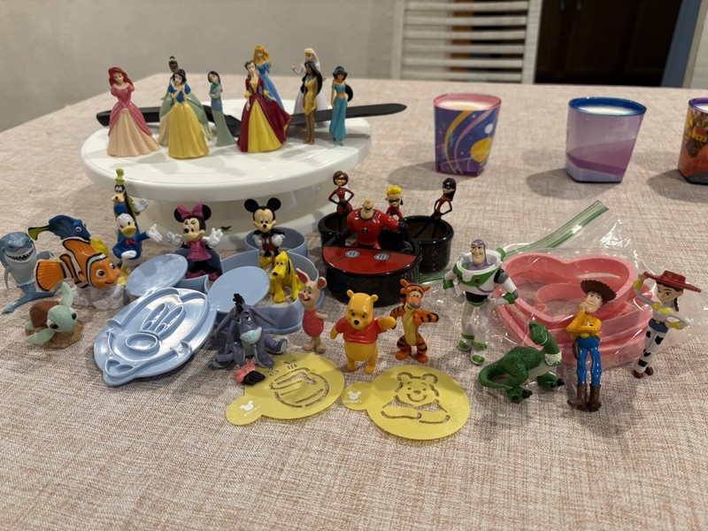 Disney Cakes & Sweets