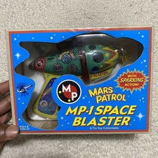 VINTAGE - Mars Patrol MP-1 SPACE BLASTER With Sparkling Action - Still In Box