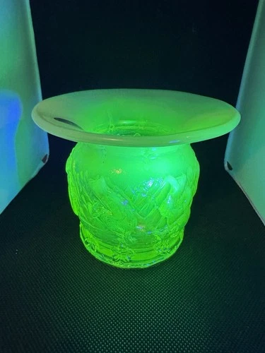 Fenton**VASELINE OPALESCENT "FROLICKING BEARS" SPITTOON VASE* GLOWS!