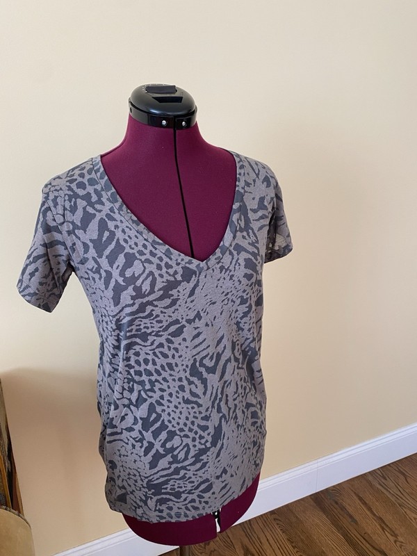 Generation Love GIO TIG V-neck Brown Black Shirt, Size SMALL