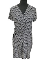 Talbots Ladies Lg black & white chevron V-neck dress with attached belt-EUC